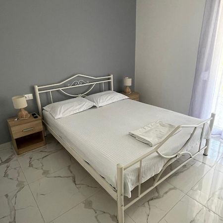 Antonis Apartment Paralia Dionysiou Ruang foto